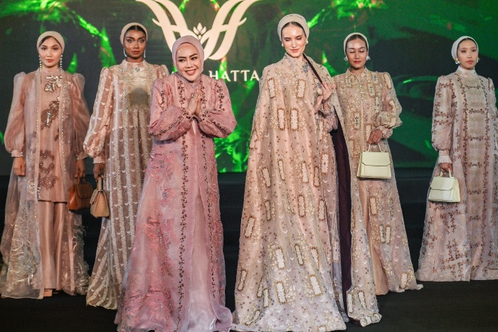 Koleksi Wiwiek Hatta ID dengan mengangkat tema Magnolia – The Glisten Of Raya. (IST) - Image