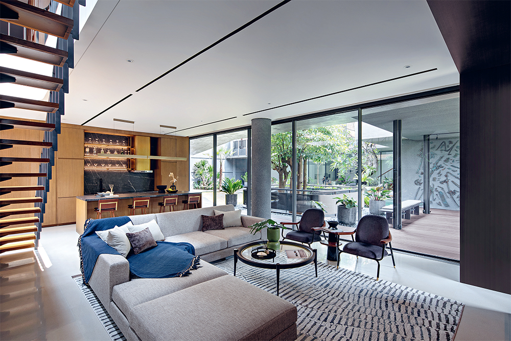 VIEW SEGAR: Desain rumah ini terinspirasi dari rumah-rumah di Brasil dan AS. Banyak bukaan, fungsional, sekaligus artistik.