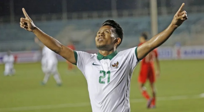 MONCER: Andik Vermansyah ketika membela TImnas Indonesia dan berharap juara Piala AFF 2016. (JawaPos) - Image
