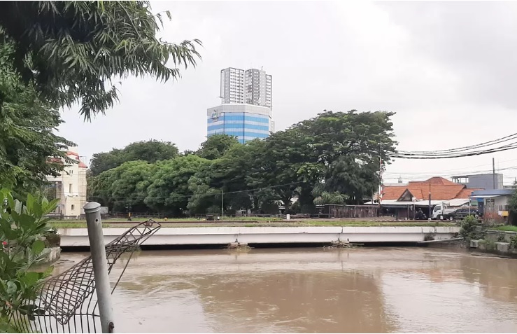 Jembatan KA Wonokromo menjadi saksi tempat pembuangan mayat pejuang Indonesia yang gugur di gerbong maut pada 23 November 1947. - Image