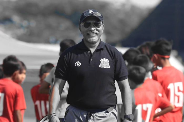 BERKARAKTER: Direktur Teknik Deltras Sidoarjo Fakhri Husaini. (Instagram Fakhri Husaini) - Image