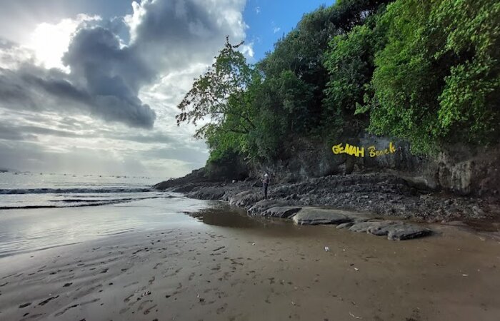 Pantai Gemah Tulungagung. (Google map) - Image