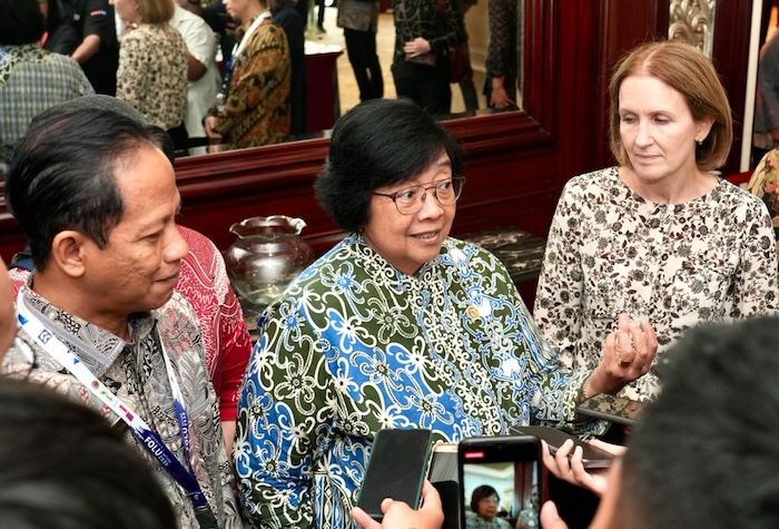 Menteri Lingkungan Hidup dan Kehutanan (LHK) Siti Nurbaya menegaskan bahwa Indonesia terus menunjukkan kinerja aksi iklimnya kepada internasional. Upaya pengurangan emisi ini pun dilakukan secara TSM. - Image