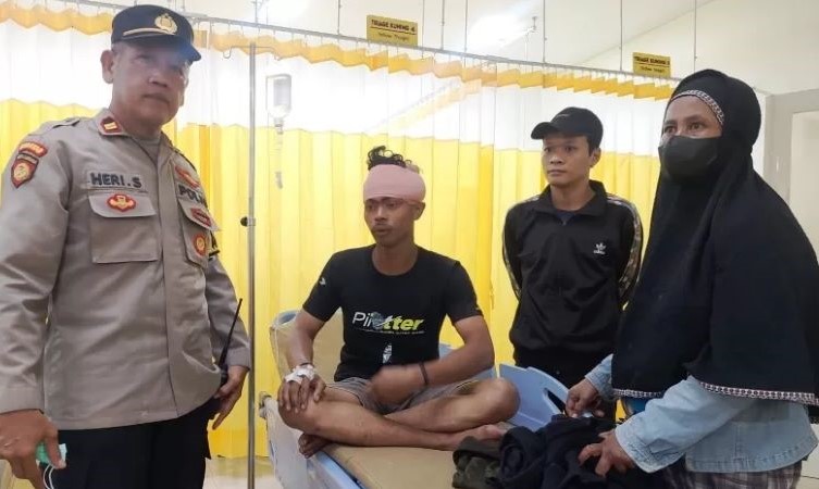 Korban geng motor di Jalan Balas Krumpik. (Radar Surabaya) - Image