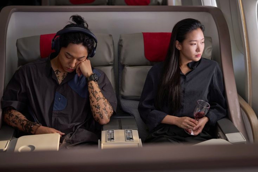 Salah satu cuplikan adegan Film Exhuma (2024) dari still cut yang telah rilis./ (Pinterest/Kroll:K-Entertainment) - Image