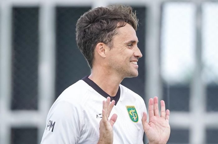 KERAS DAN DISIPLIN: Keras dan disiplin adalah dua kata kunci untuk mencari pemain Persebaya Surabaya yang cocok dengan gaya melatih Paul Munster. (Persebaya Surabaya) - Image