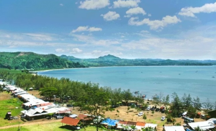 Pemandangan Indah Pantai Gemah, Tulungagung. (Radar tulungagung) - Image
