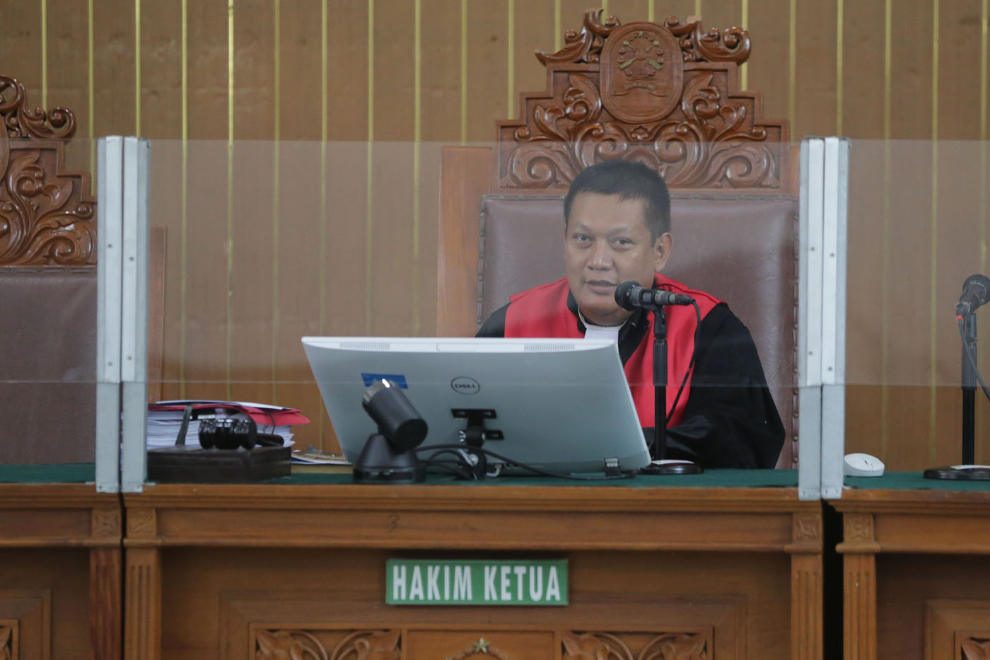 Hakim tunggal Delta Tama saat membacakan putusan sidang praperadilan Aiman Witjaksono di Pengadilan