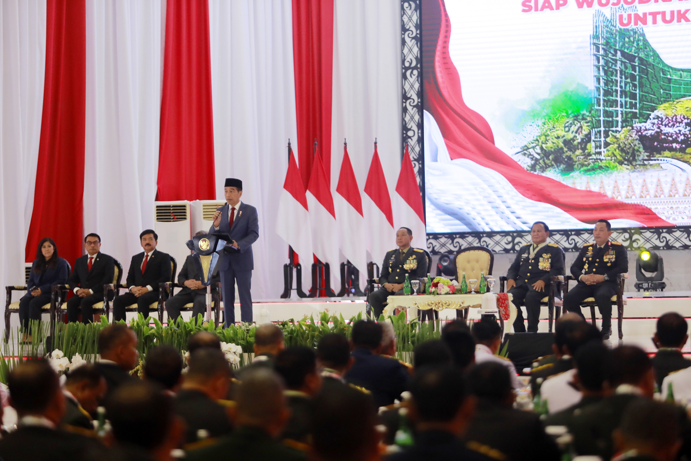 Presiden Joko Widodo saat berpidato usai menyematkan pangkat Jenderal TNI Kehormatan dalam Rapat Pim