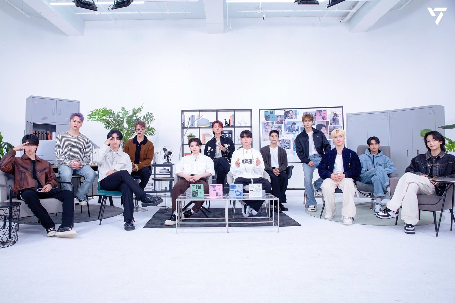 Boygroup K-Pop SEVENTEEN. Sumber foto: X.com / @pledis_17 - Image