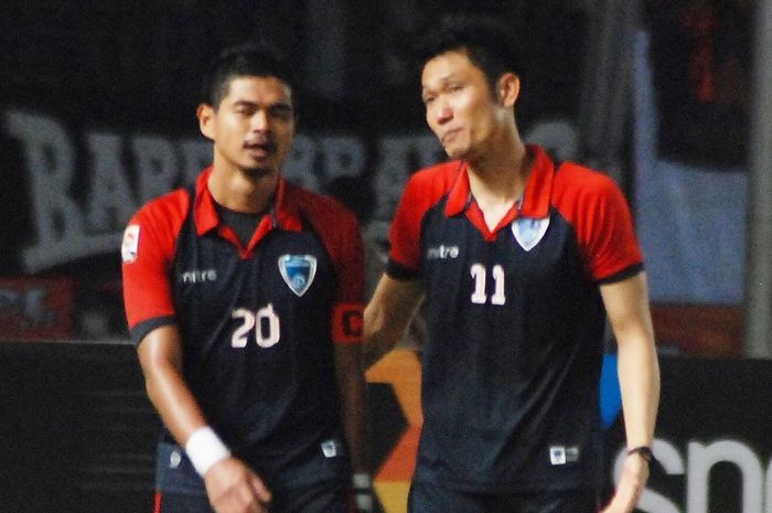 MENGGALI MEMORI: Bambang Pamungkas dan Agus Indra Kurniawan ketika membela Pelita Bandung Raya. (Instagram Bambang Pamungkas) - Image