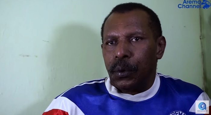 LEGENDA: Cerita Mecky Tata ketika membela Arema di era Galatama.(Youtube AREMA CHANNEL) - Image