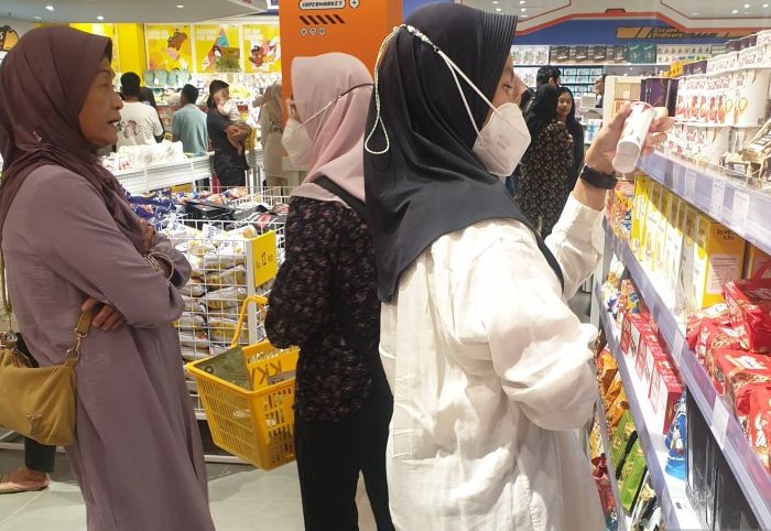 Suasana pasar di Palembamg jelang Ramadhan cukup ramai. - Image