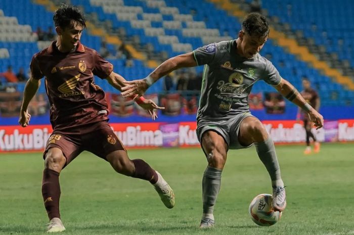 MASIH MELEMPEM: Bruno Moreira dan ujung tombak Persebaya Surabaya lainnya masih melempem dalam 4 pertandingan terakhir bersama Paul Munster. (Persebaya Surabaya) - Image