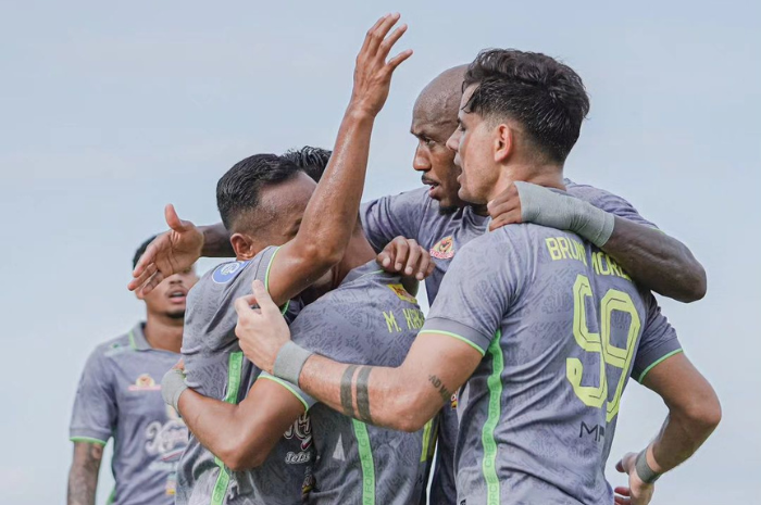 PELUANG BESAR: Rekor tandang PSS Sleman yang tidak begitu bersinar bisa jadi peluang Persebaya Surabaya raih poin penuh. (Persebaya Surabaya) - Image