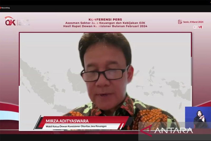 Wakil Ketua Dewan Komisioner OJK Mirza Adityaswara saat konferensi pers Hasil Rapat Dewan Komisioner (RDK) Bulan Februari 2024 di Jakarta, Senin (4/3/2024). (Antara) - Image