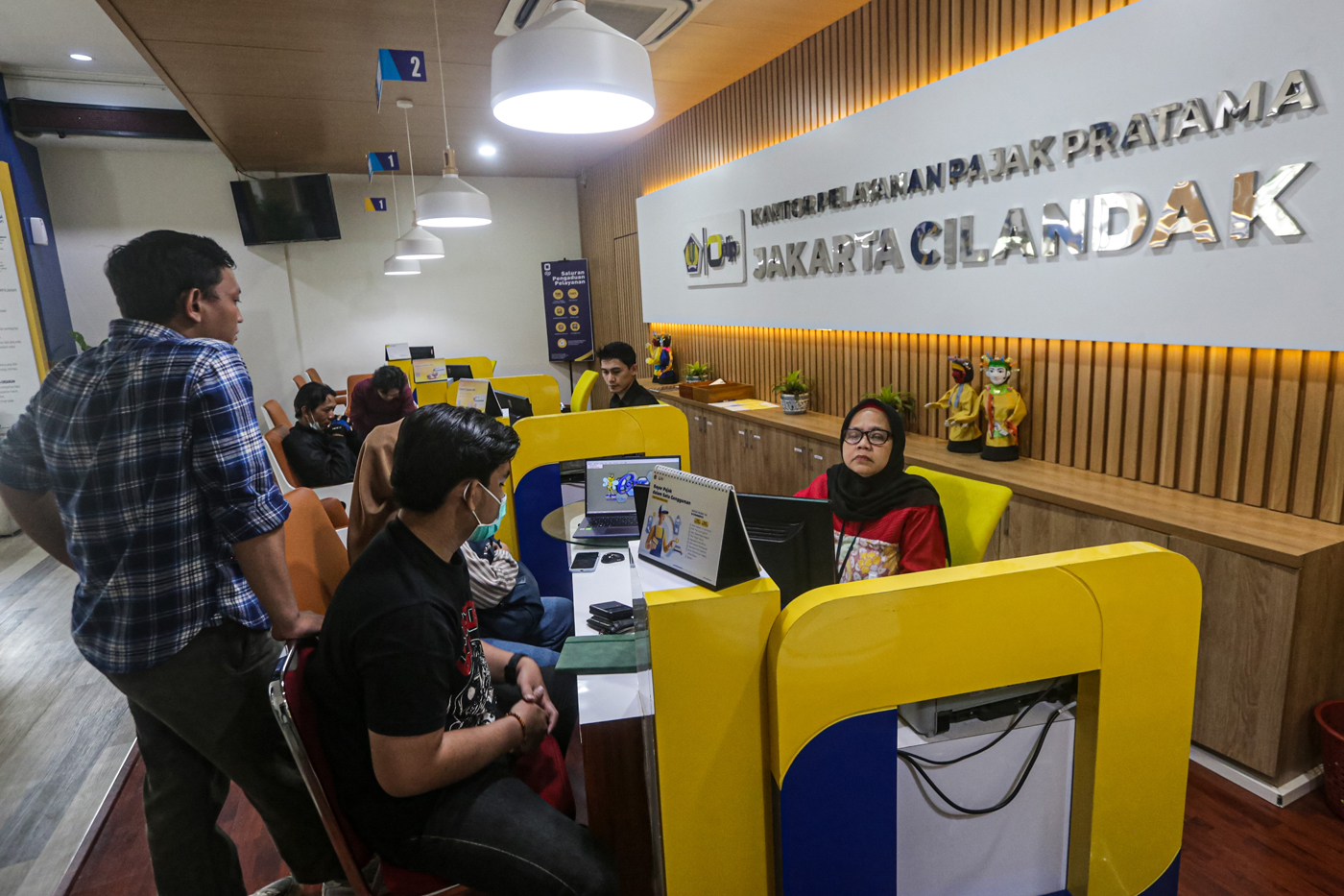 Kantor Pelayanan Pajak Pratama Jakarta Cilandak di Jakarta. Kantor pajak adalah unit terkecil untuk institusi penerimaan negara selama ini. (Dok. JawaPos.com) - Image