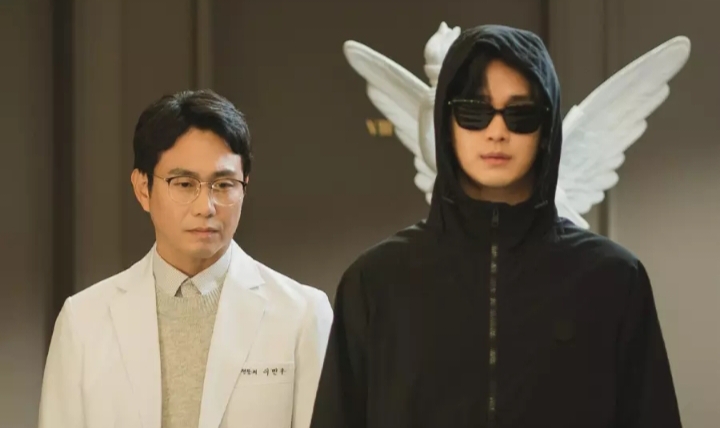 Bagikan Cuplikan, Kim Soo Hyun Jadi Menantu Chaebol dan Temui Oh Jung Se di Drama Mendatang Queen Of Tears. Sumber foto: Soompi - Image