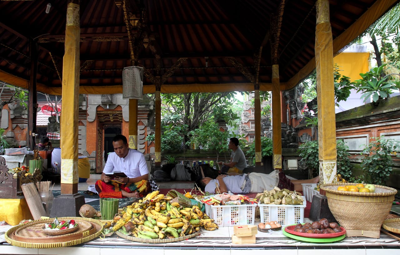 Suasana saat perayaan Hari Raya Nyepi Tahun Baru Saka 1945 di Pura Aditya Jaya, Rawamangun, Jakarta