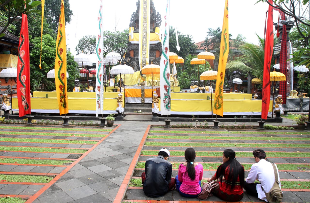 Suasana saat perayaan Hari Raya Nyepi Tahun Baru Saka 1945 di Pura Aditya Jaya, Rawamangun, Jakarta