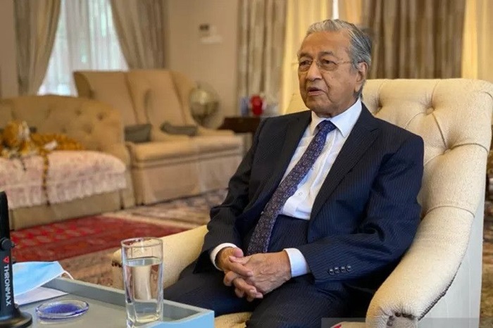 Mantan PM Malaysia Mahathir Mohamad menjalani perawatan di Institut Jantung Nasional (IJN) akibat infeksi yang dialami sejak Januari 2024. - Image