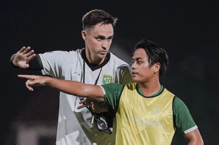 SUPERIOR DI KANDANG: Persebaya Surabaya catatkan rekor superior di kandang dengan hanya kalah 2 kali selama kompetisi Liga 1 Indonesia 2023/2024. (Persebaya Surabaya) - Image