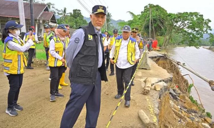 Kunjungan kerja Menteri PUPR Basuki Hadimuljono ke Sumbar, Senin (11/3/2024). - Image
