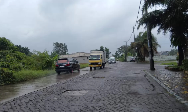 TKP terjadinya perang sarung. (Diky Putra Sansiri/Radar Sidoarjo) - Image