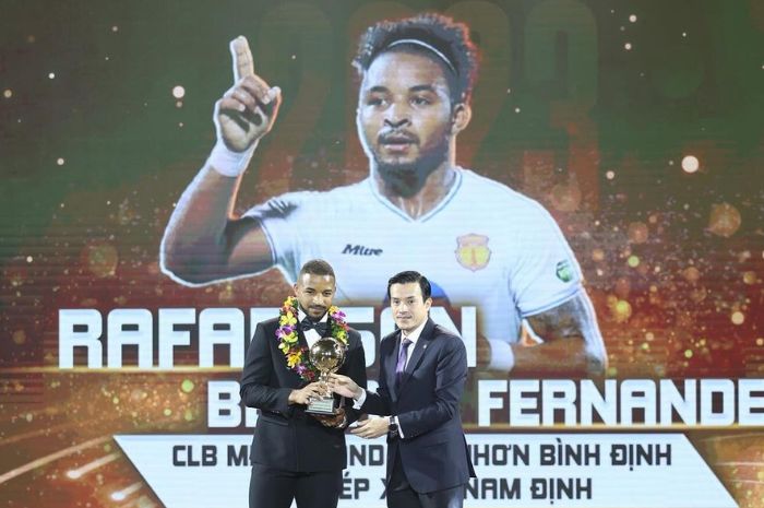 OPSI MENARIK: Rafaelson bisa jadi opsi menarik untuk lini depan Persebaya Surabaya karena berasal dari Amerika Latin. (Instagram Rafaelson) - Image