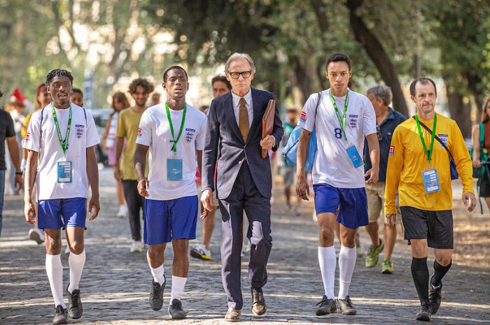 FILM APIK DI BULAN BAIK: The Beautiful Game akan menemani kita di bulan Ramadhan ini dengan suguhan penuh motivasi dan inspirasi tentang sepak bola di Homeless World Cup. (Netflix) - Image