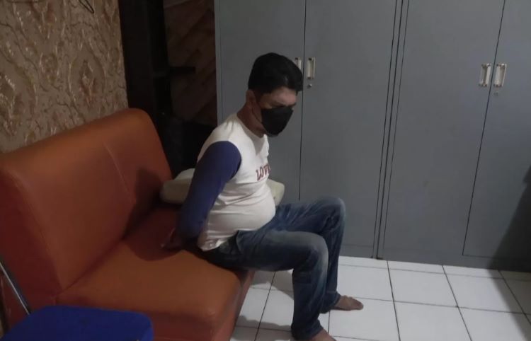 Pelaku pencopetan diamankan di Polsek Gubeng. - Image