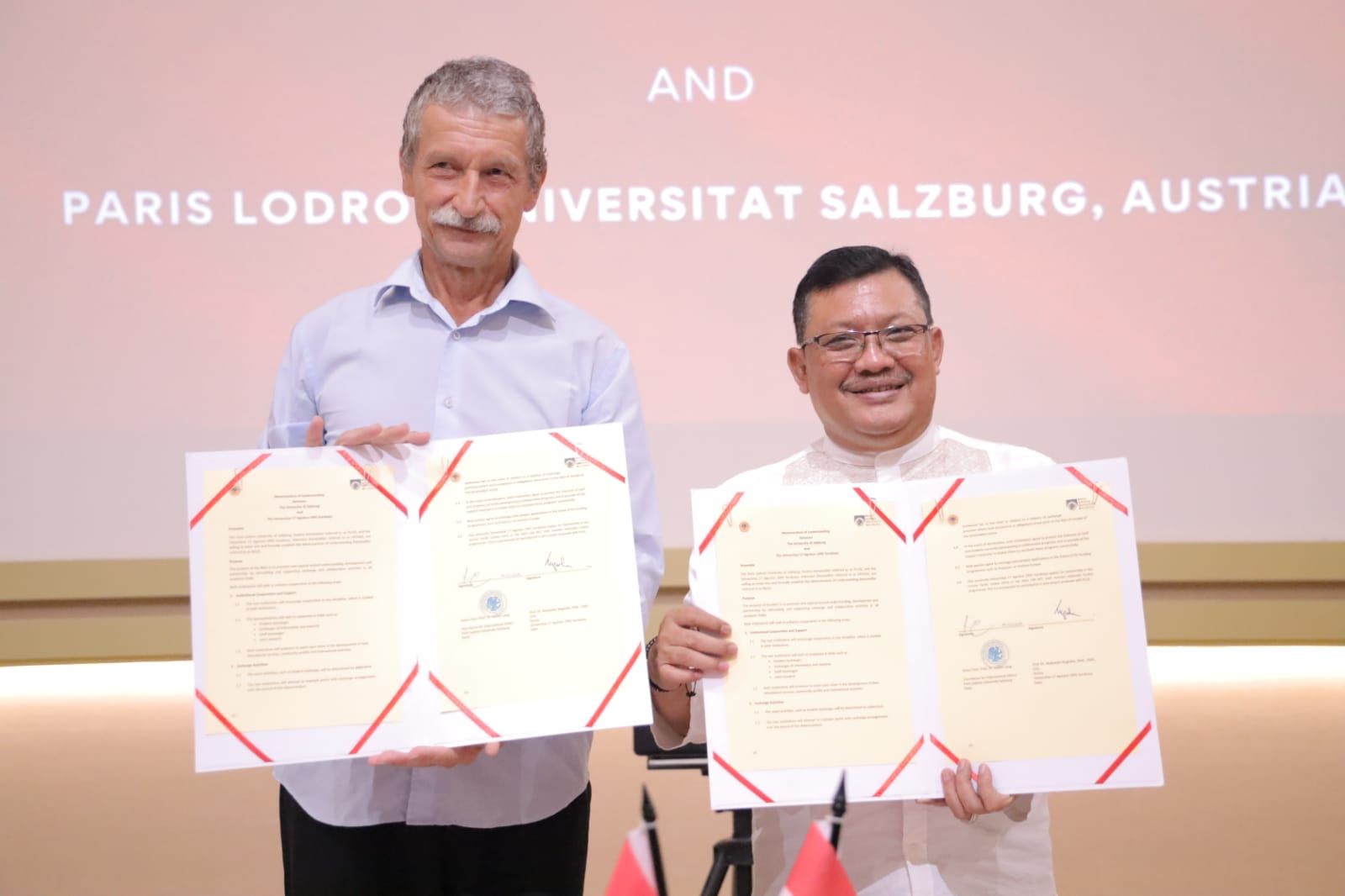 Universitas 17 Agustus 1945 (Untag) Surabaya menjalin kerjasama dengan Paris Lodron Universitat Salzburg (University of Salzburg), Austria. - Image