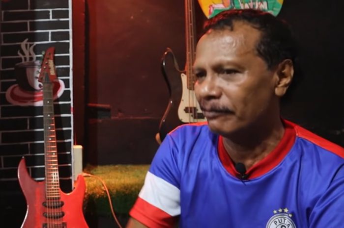 LEGENDA: Almarhum Aries Sainyakit jadi salah satu bagian penting Persebaya Surabaya juara di era Perserikatan musim 1987/1988. (YouTube Omah Balbalan) - Image