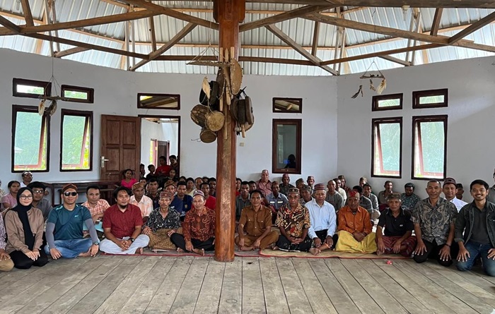 Masyarakat dan tokoh adat Poco Leok Kabupaten Manggarai, Nusa Tenggara Timur (NTT) mendukung pengembangan PLTP Ulumbu Unit 5 dan 6. - Image