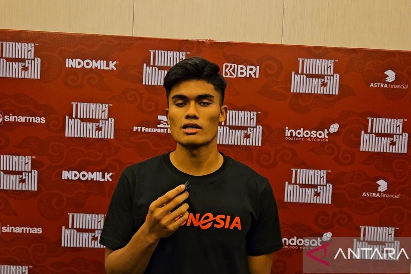 Penyerang timnas Indonesia Ramadhan Sananta menjawab pertanyaan pewarta pada acara Media Day di Jakarta, Minggu (17/3/2024). (ANTARA/RAUF ADIPATI) - Image