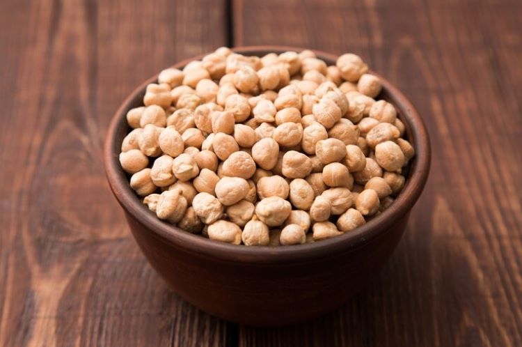 Kacang Arab, salah satu makanan mengandung vitamin B6. - Image