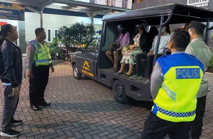 Polsek Banjarmasin Tengah lakukan patroli/razia antisipasi penyakit masyarakat selama Ramadhan. - Image