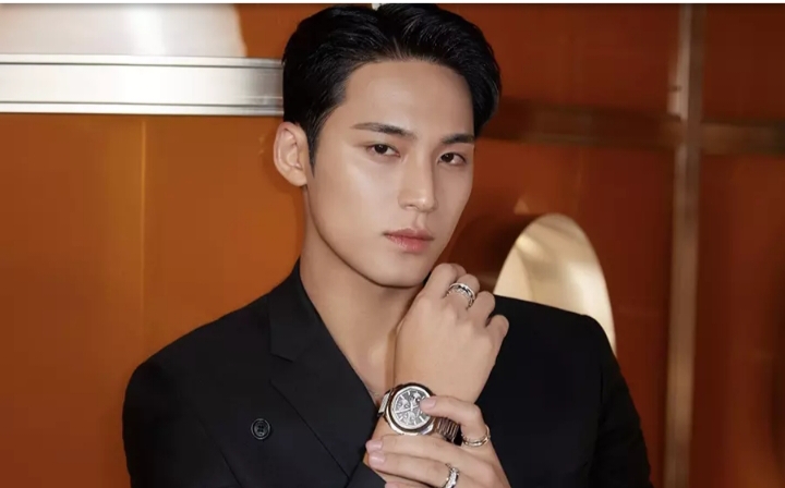 Miliki Visual yang Memikat, Mingyu SEVENTEEN Resmi Ditunjuk sebagai Duta Lokal Pertama Bulgari di Korea. Sumber foto: Soompi - Image