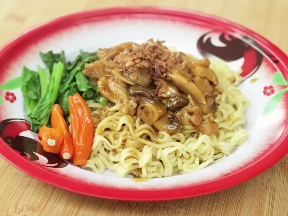 Mie ayam jamur (sumber screenshot youtube devina hermawan) - Image