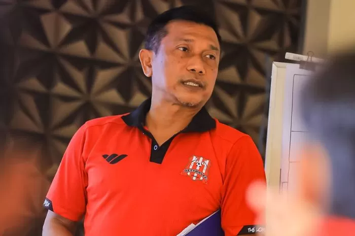 Widodo Cahyono Putro saat masih menjadi pelatih klub Deltras Sidoarjo./Deltras Sidoarjo - Image