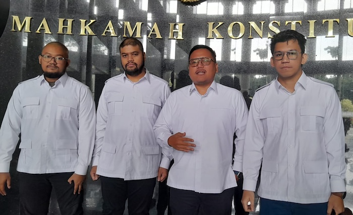 Indonesia Food Security Review (IFSR) menghadiri sidang pendahuluan di Mahkamah Konstitusi (MK) terkait tuntutan untuk pemberian mekanan bergizi gratis kepada setiap pelajar SD, SMP maupun SMA. - Image