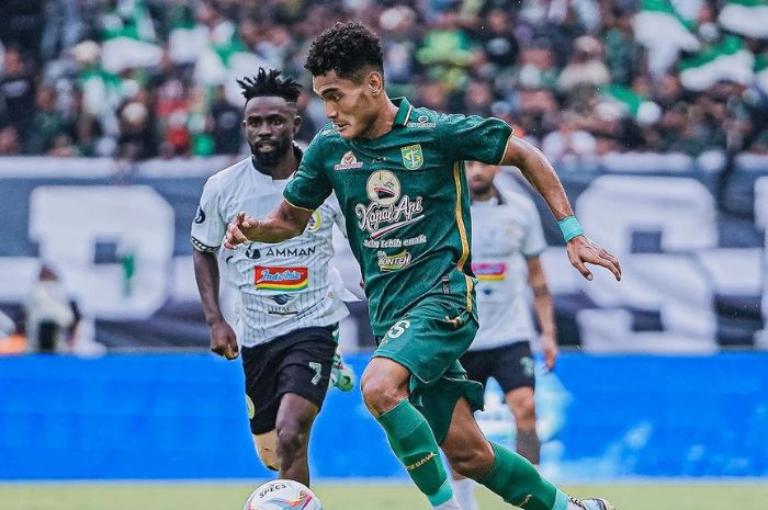 WASPADA AREMA: Paul Munster meminta pemainnya waspada dengan kebangkitan Arema FC. (Persebaya Surabaya) - Image