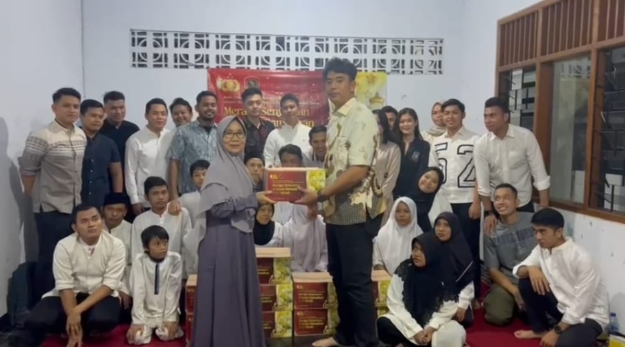 Paguyuban Akpol 2021 menggelar acara buka puasa bersama dengan kaum duafa di Panti Asuhan Yatim Piatu Al Andalusia, Jalan Bangka, Mampang, Jakarta Selatan, Jumat 22 Maret 2024. (Istimewa) - Image