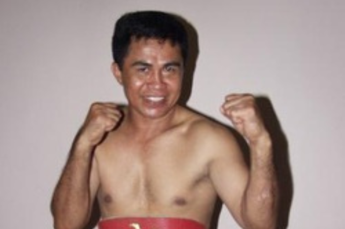LEGENDA: Perjuangan keras Ellyas Pical menjadi salah satu poin penting yang bisa diambil generasi terkini untuk mewujudkan cita-citanya. (Photo by Boxing Bob Newman) - Image
