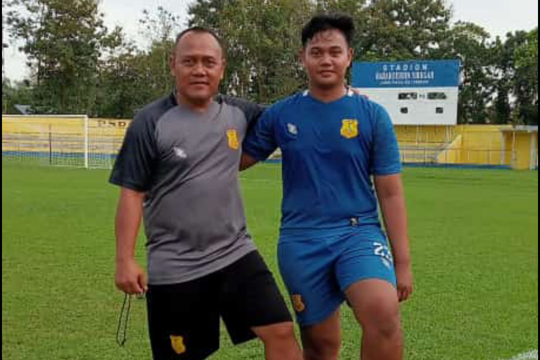 Imam Faisal pada musim 2022/2023 menjadi asisten di klub Liga 2 PSDS. - Image