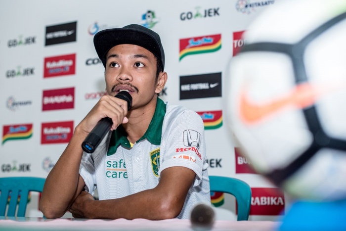KEMANA HIDAYAT?: Teka-teki keberadaan Muhammad Hidayat masih berlanjut ketika tidak dibawa dalam Derbi Jatim di Bali kontra Arema FC. (Persebaya Surabaya) - Image
