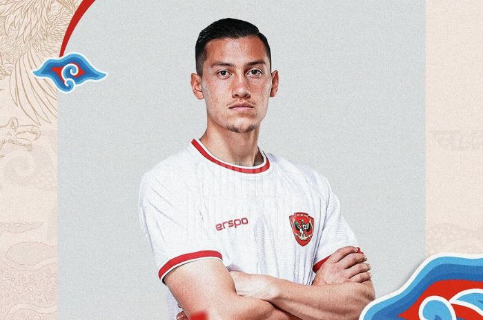 CEMERLANG: Jay Idzes menunjukkan kualitasnya dengan mencetak gol pertamanya untuk Timnas Indonesia di Kualifikasi Piala Dunia 2026 kontra Vietnam. (PSSI) - Image