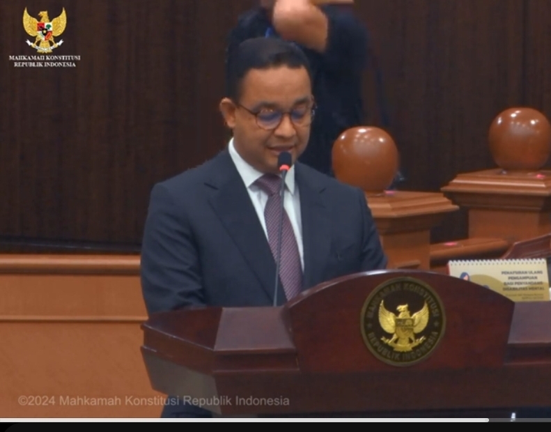 Calon presiden (capres) nomor urut 1 Anies Baswedan menyampaikan pendapat dalam sidang perdana perselisihan hasil pemilihan umum (PHPU) atau sengketa Pilpres 2024 di Mahkamah Konstitusi (MK). - Image