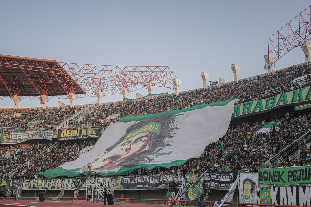 TIKET: Persebaya Surabaya mengajak Bonek datang di laga Persebaya Surabaya vs Dewa United untuk merayakan kemenangan Green Force di Derbi Jatim. (Persebaya Surabaya) - Image