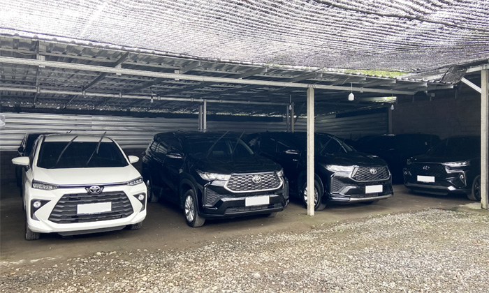 Sejumlah mobil baru siap digunakan melayani jasa penyewaan. - Image